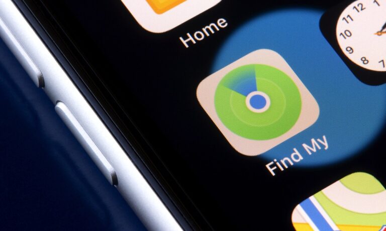 Understanding Feature: What Does Live Mean on Find My Friends?